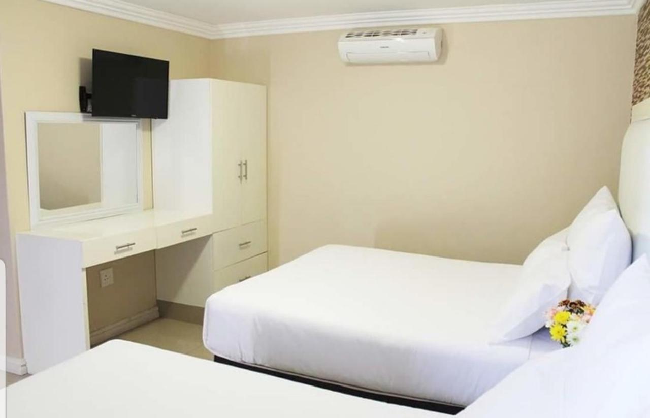 Bayside Hotel Pinetown New Germany Buitenkant foto